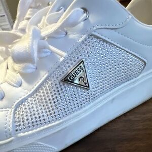 GUESS WGHANSIN-C White Rhinestone Logo Sneaker Women